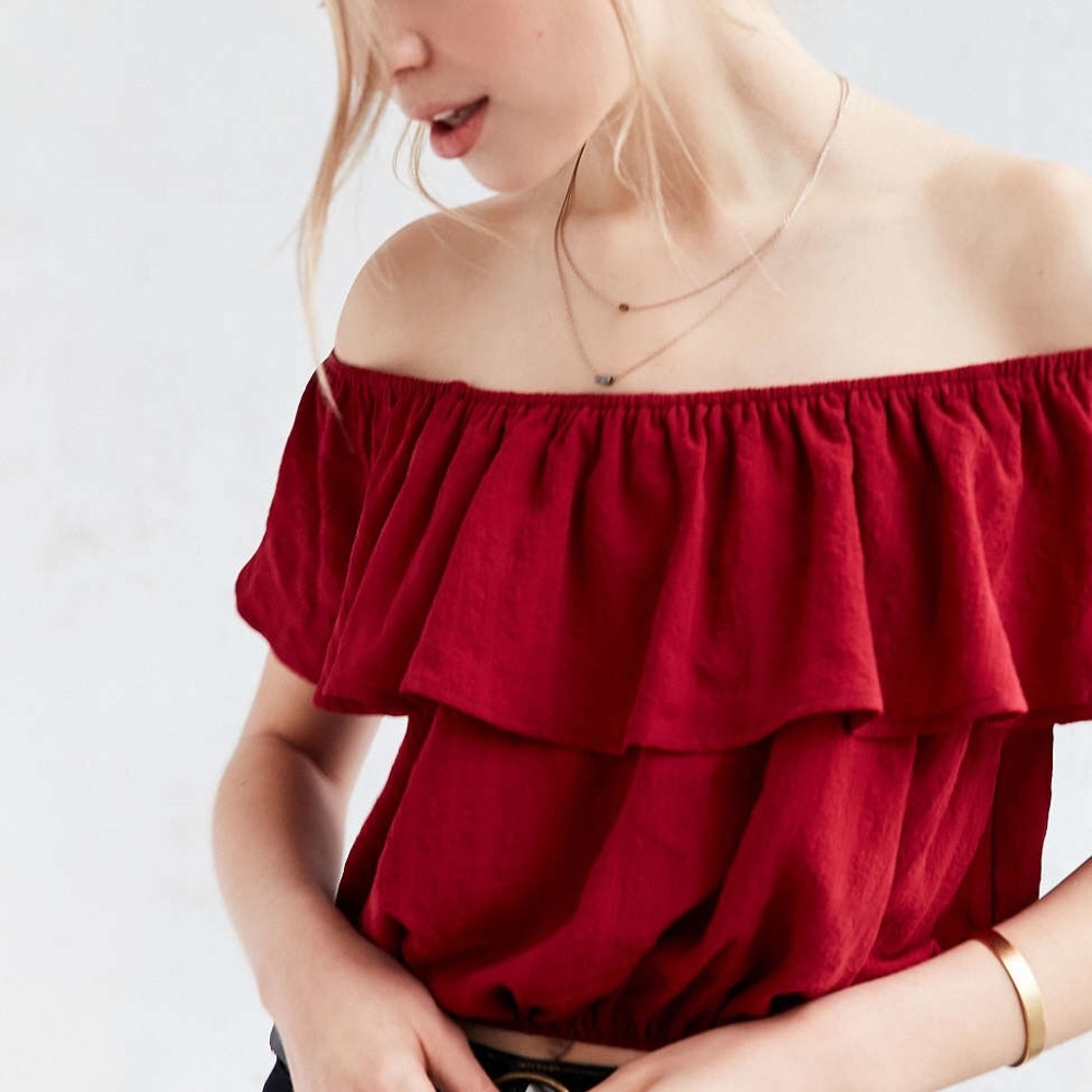 UO Kimchi Blue Ruffled White Off-the-shoulder crop